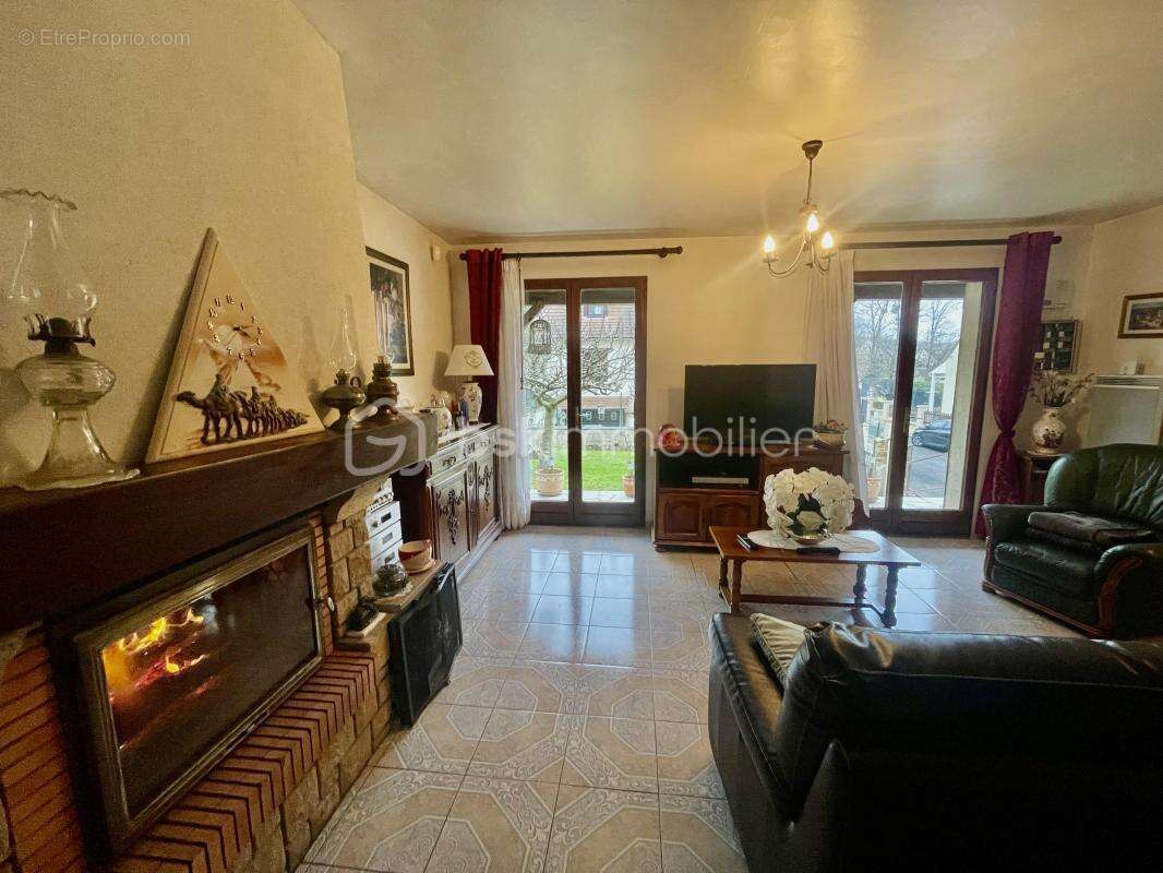 Maison à BOUSSY-SAINT-ANTOINE