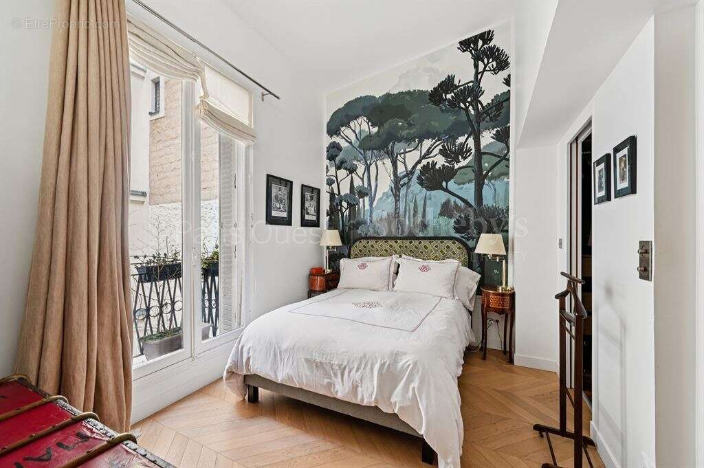 Maison à PARIS-17E