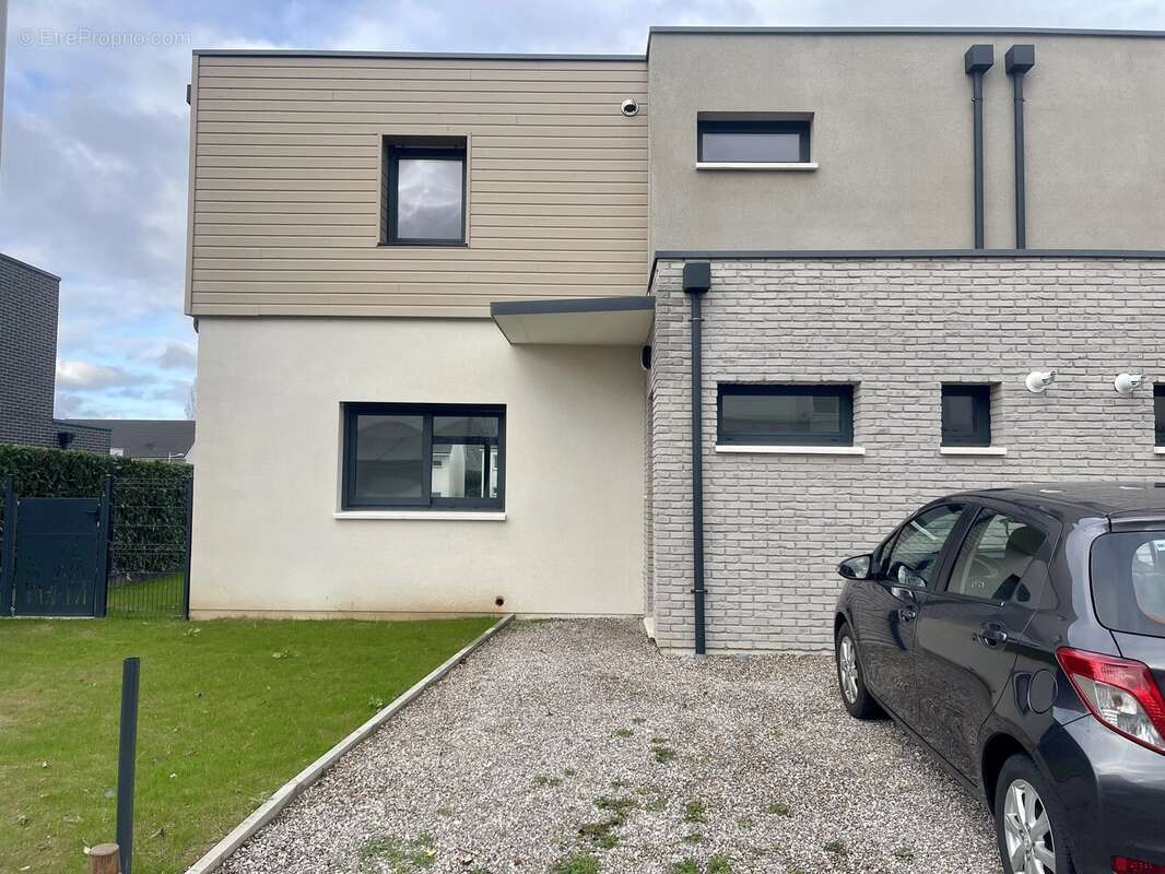Maison à FRANQUEVILLE-SAINT-PIERRE