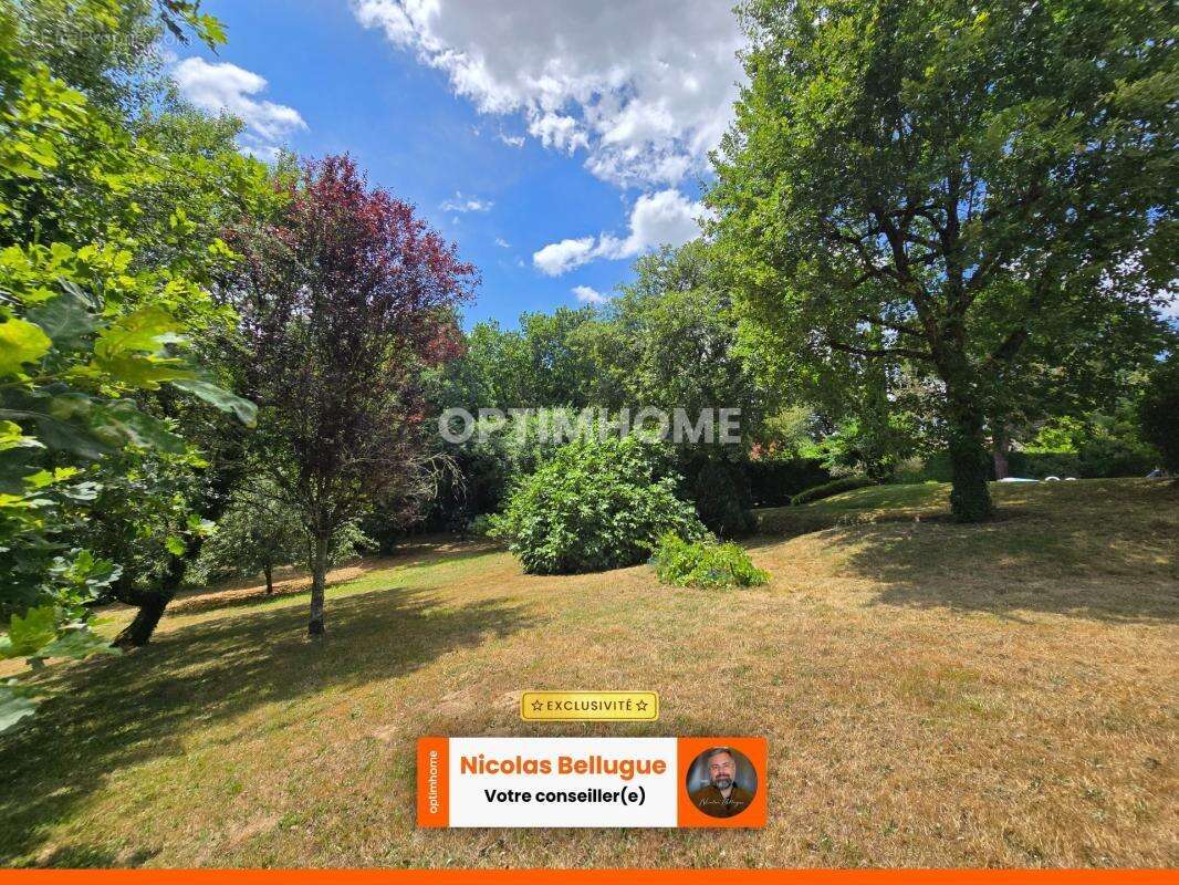 Espace, piscine et jardin : une maison pensée pour la vie de famille - photo 17