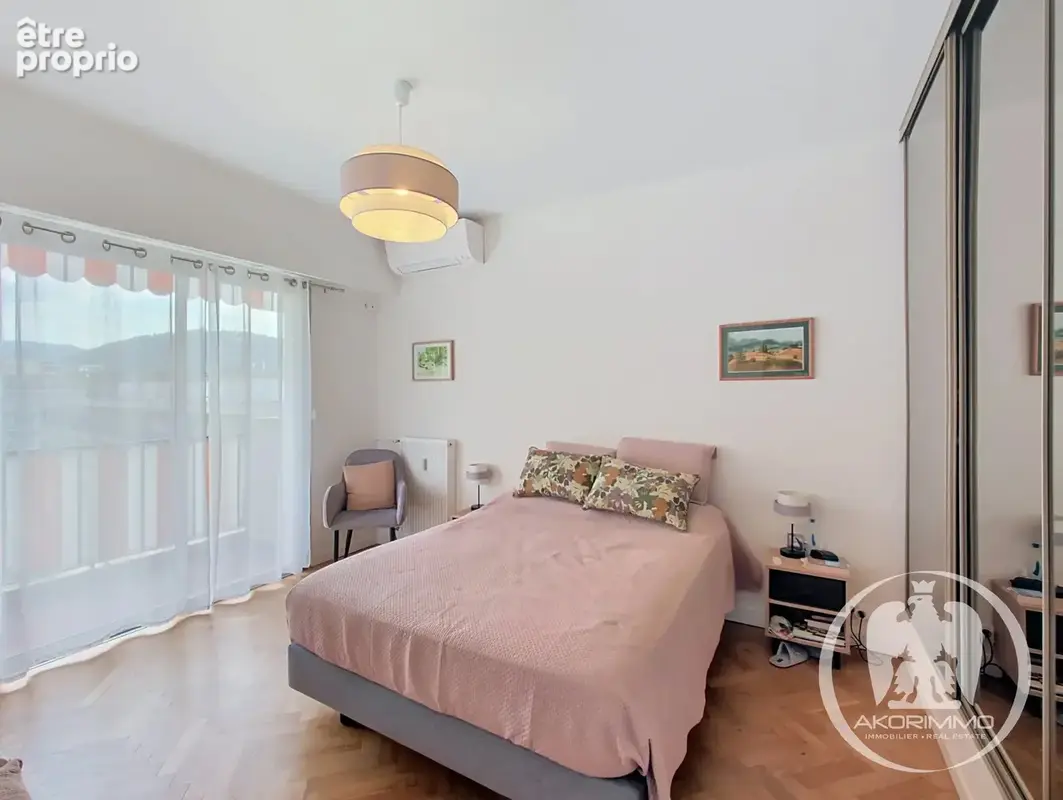 Exclusivité – Nice Cimiez Superbe 2 pièces en dernier étage, au calme absolu & entouré de verdure ! - photo 6