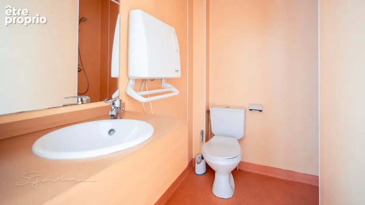 Ancien hôtel 604 m² – 16 chambres, local commercial 113 m² et terrain à bâtir 1 909 m² – 12 min de Lacq, 23 min de Pau - photo 11