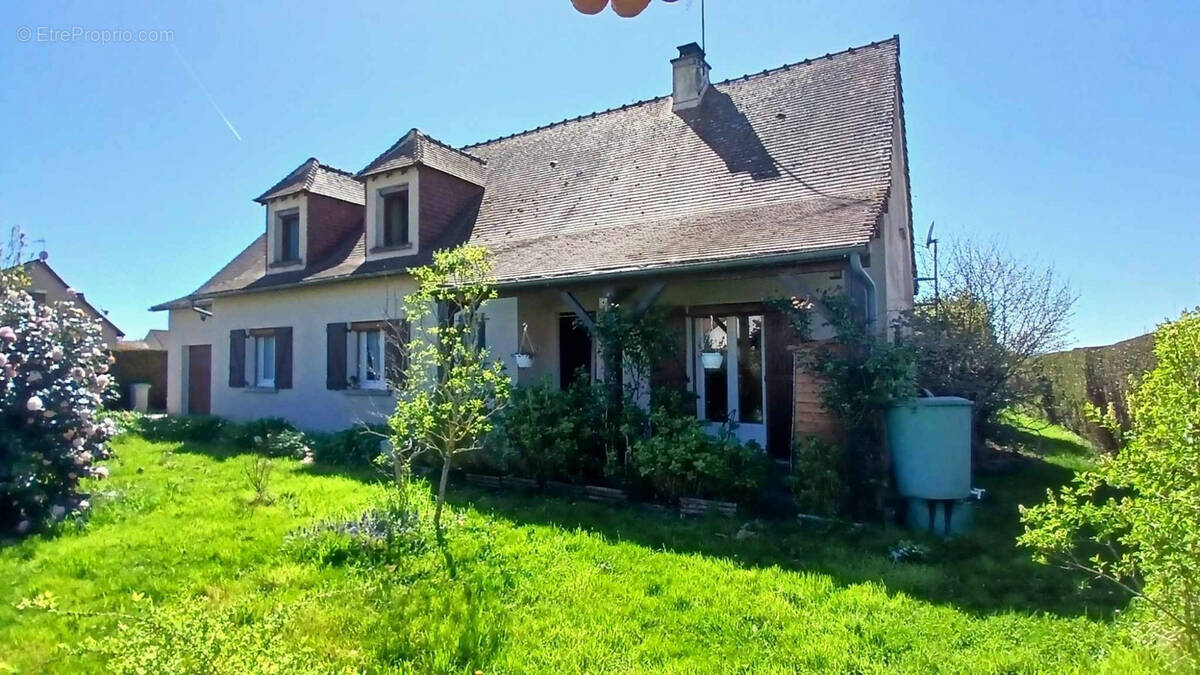 Maison à DUN-LE-PALESTEL