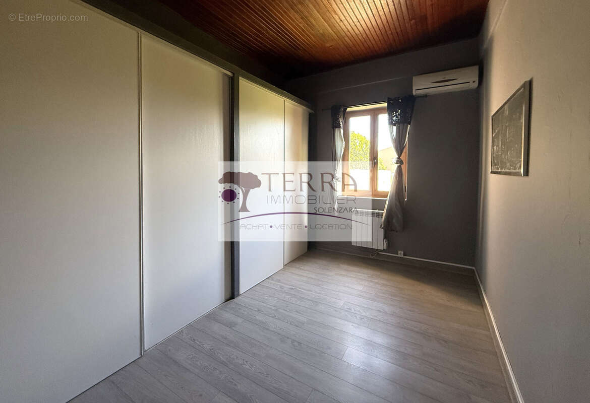 Appartement T4 de 106 m2 - Prunelli Di Fiumorbo - photo 9