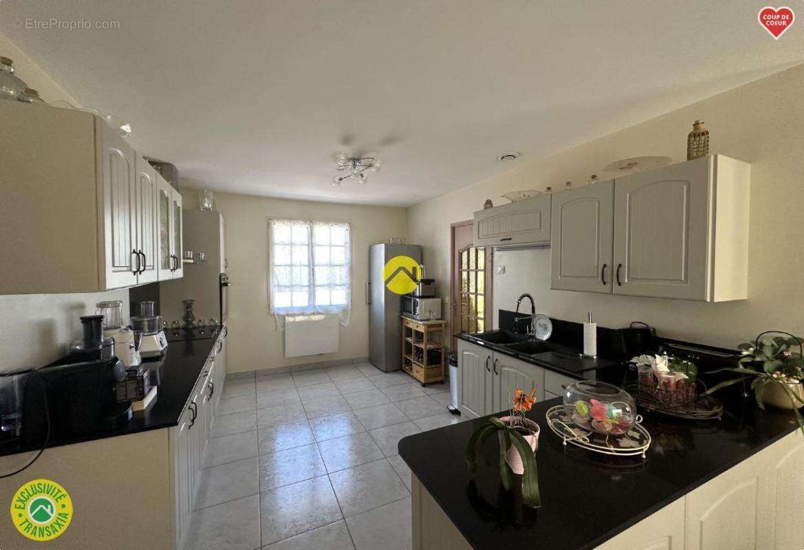 Maison à LA GUERCHE-SUR-L'AUBOIS