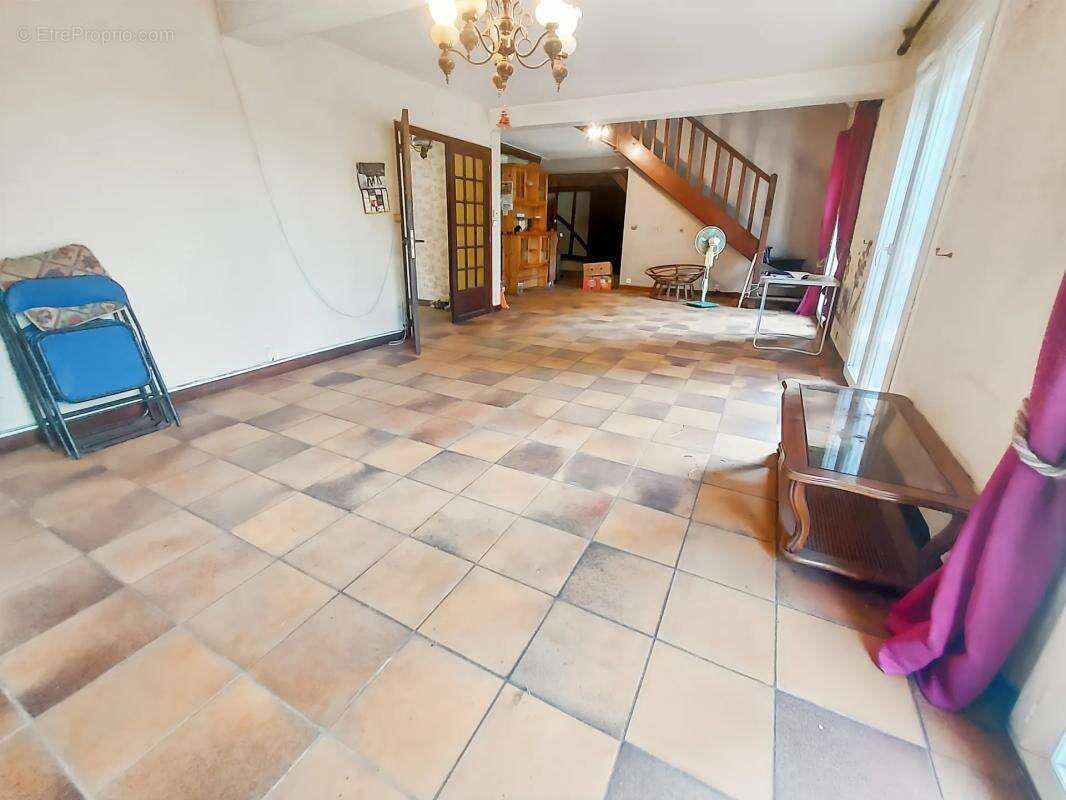 Maison à GIEVRES