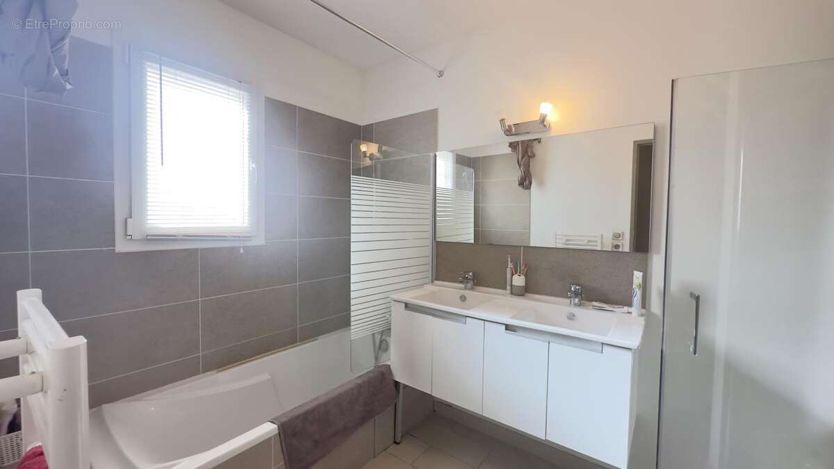 Maison à ROCHEFORT-DU-GARD