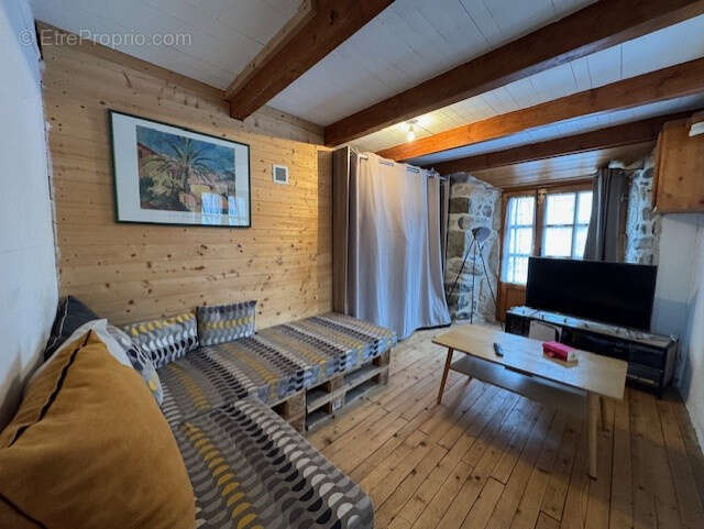 Maison à SAINT-JULIEN-CHAPTEUIL