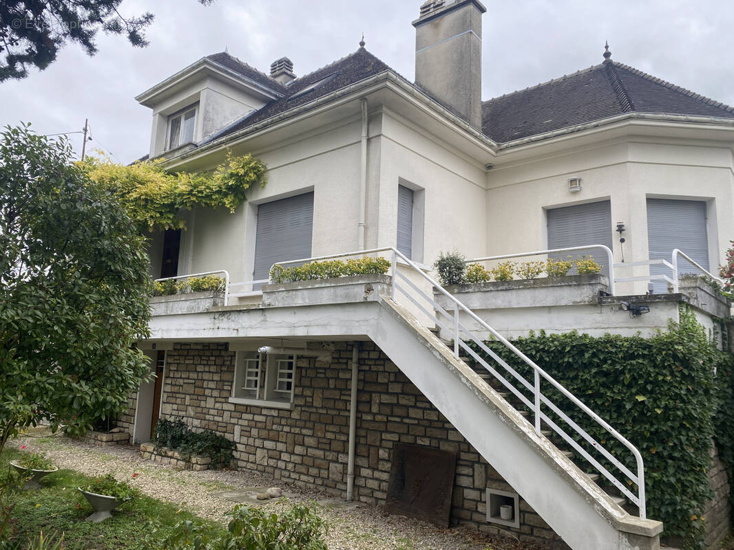 Maison à SAINT-JULIEN-LES-VILLAS