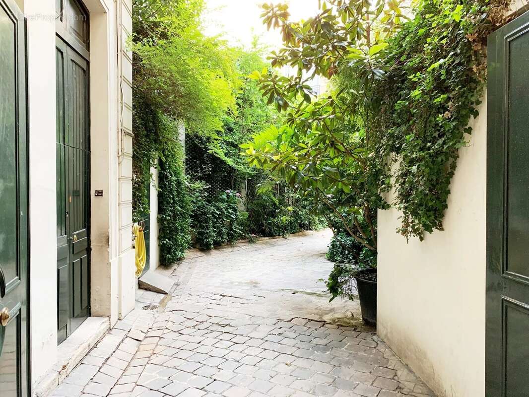 Appartement à PARIS-8E