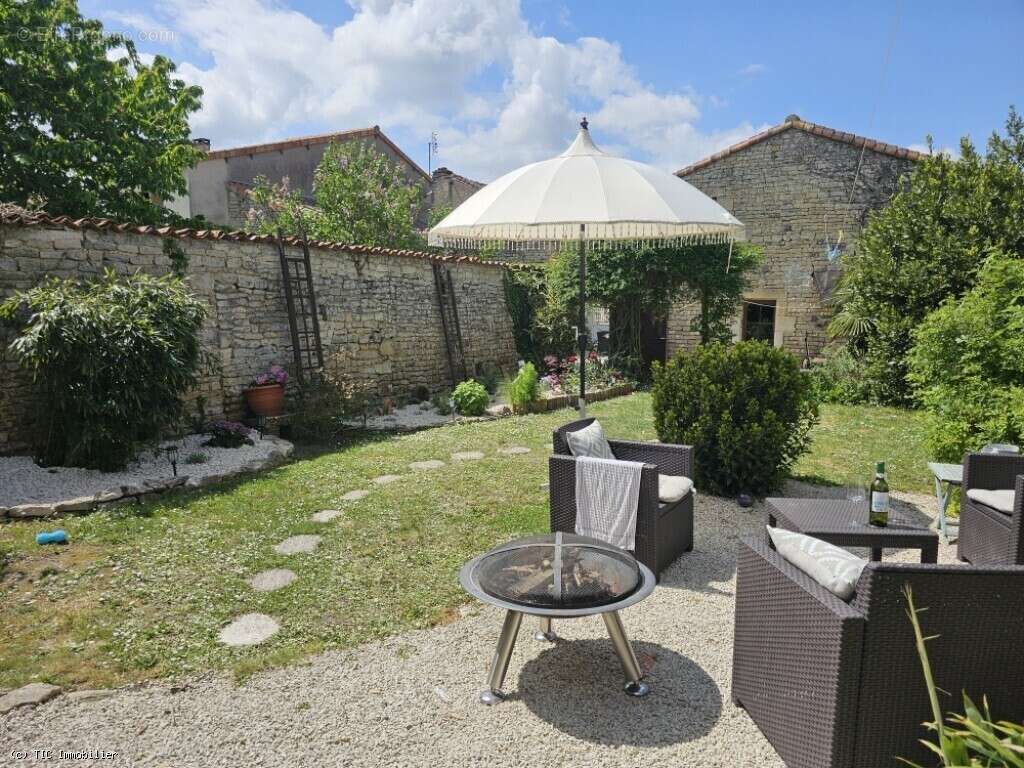 Maison à VILLEFAGNAN