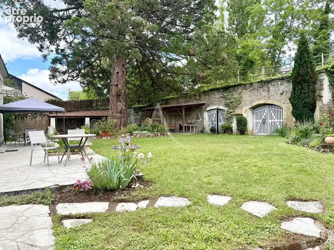 Maison Saint Julien De Chédon - 296 m2 - photo 4