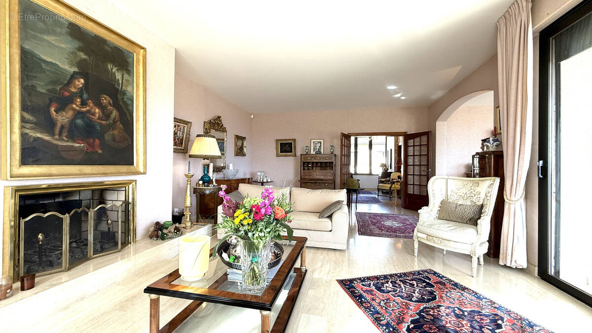 Maison à DIVONNE-LES-BAINS