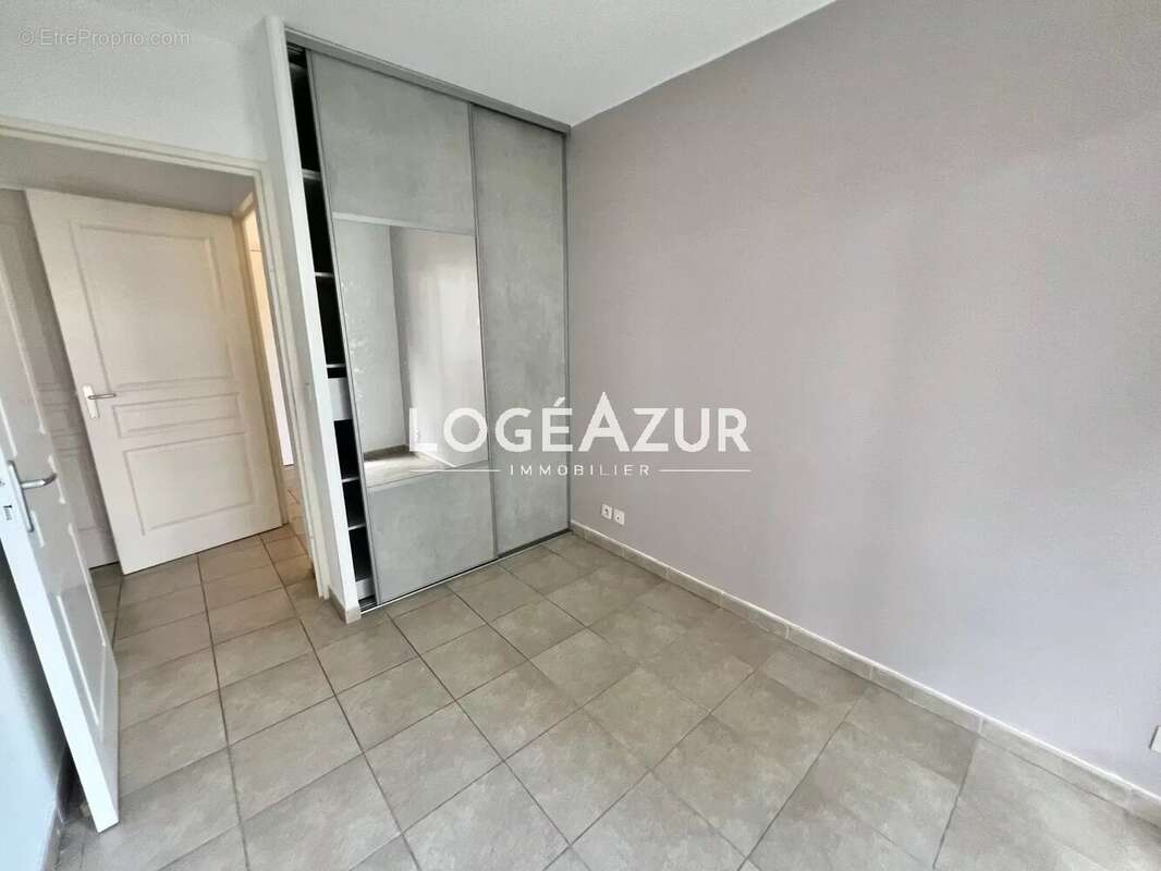 Vente appartement  antibes - 2 chambres - garage - photo 9