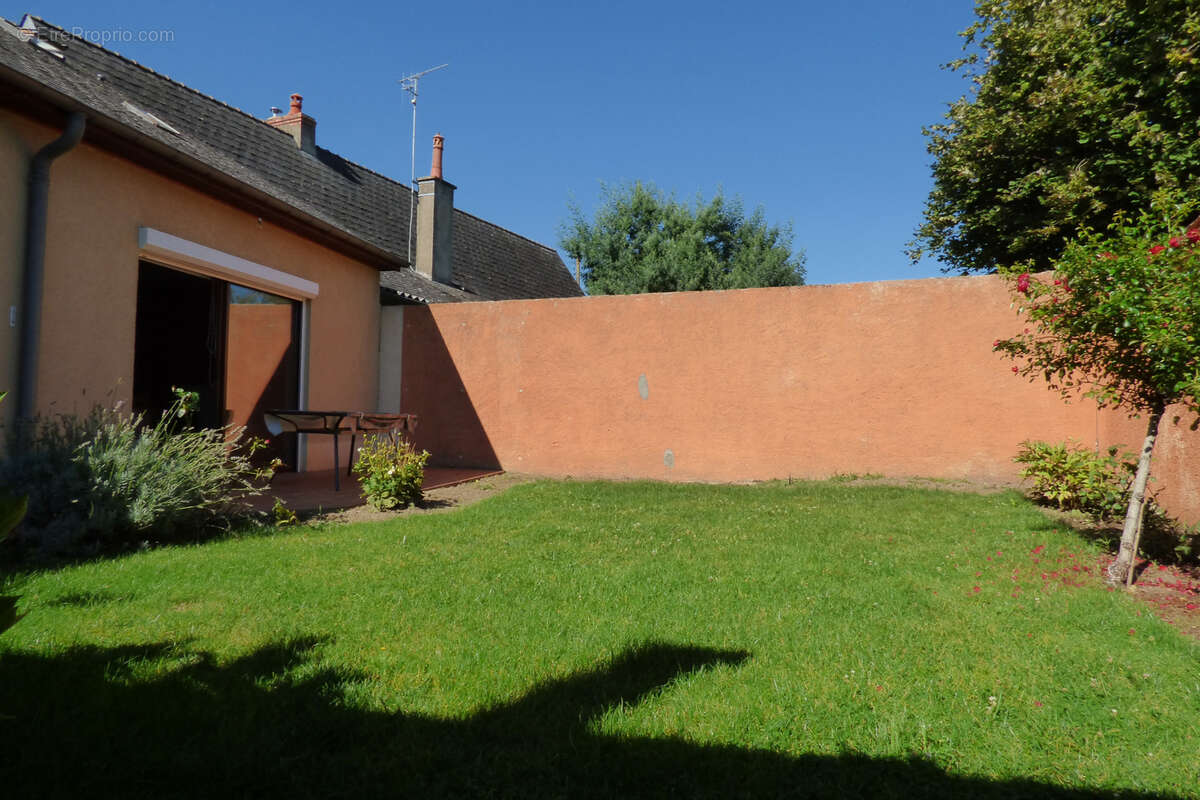 Charmante maison de village avec jardin et garage. - photo 2