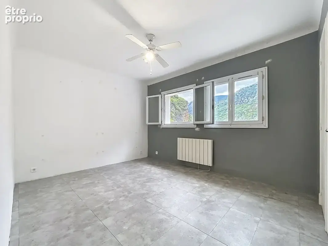 Villa Mitoyenne + Studio Indépendant et Terrain de 1200m2 à Bancairon - photo 10