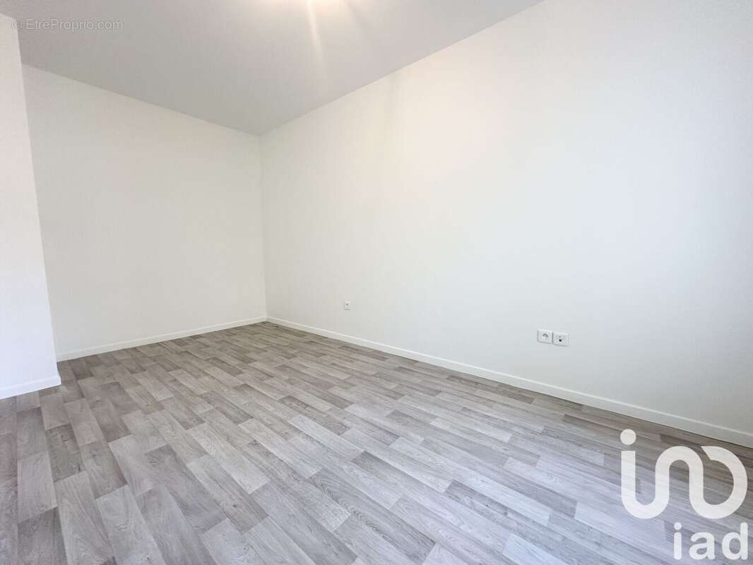 Photo 6 - Appartement à AUBERVILLIERS