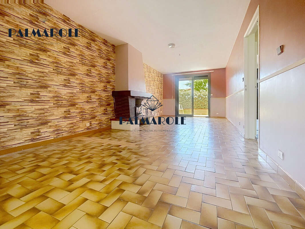 Maison 92 m² à Saint-Esteve  - photo 6