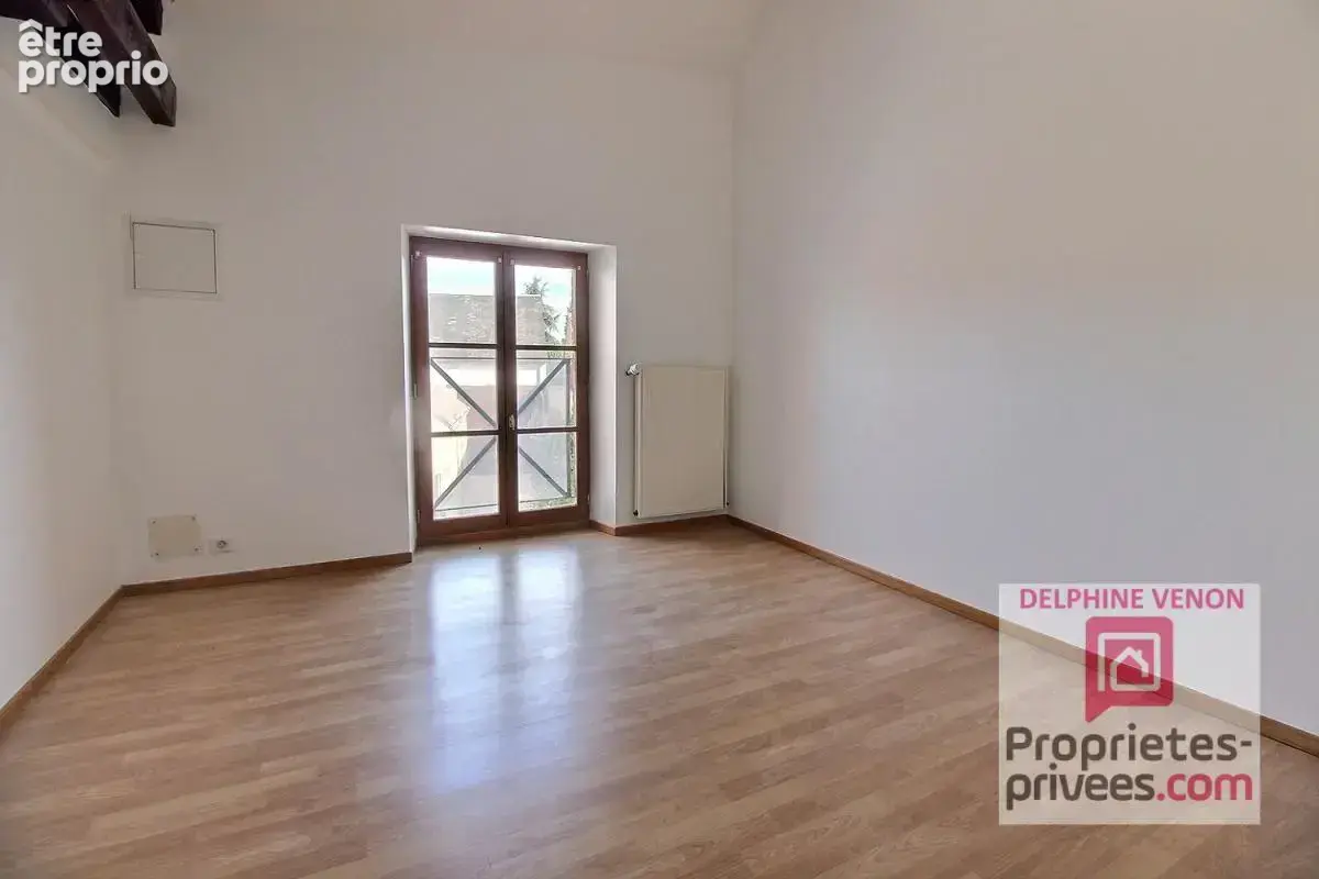 Maison de 200 m²  avec vie en plain pied + grange et cave voutée sur un terrain de 525 m² en hypercentre de Châteauneuf sur Loir - photo 10