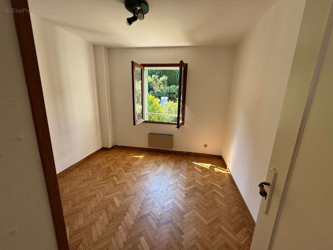RARE sur Menton Garavan-maison mitoyenne-3 chambres-terrasses-jardin-2 parkings-grande cave-vue mer vieille vi - photo 12