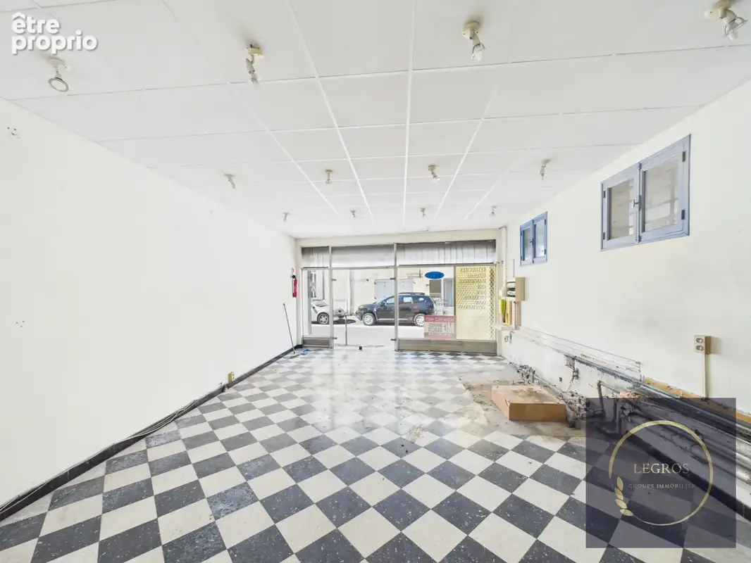 Local commercial à vendre en centre ville Châteaurenard. - photo 3