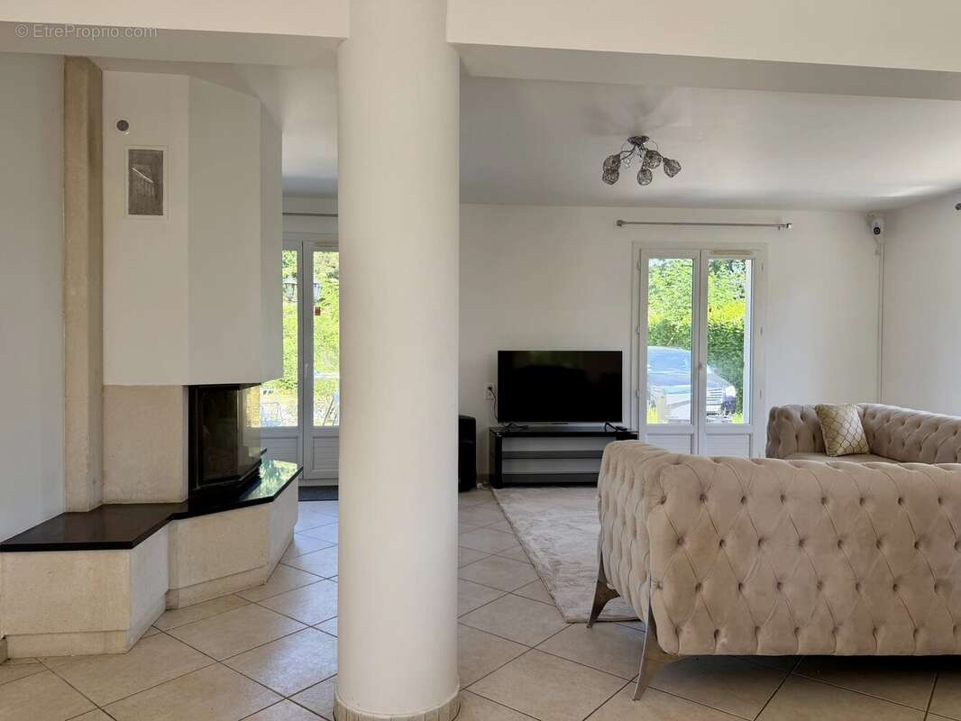 Maison Plateau Est - 7 pièces sur terrain de plus de 1000 m² ! - photo 5