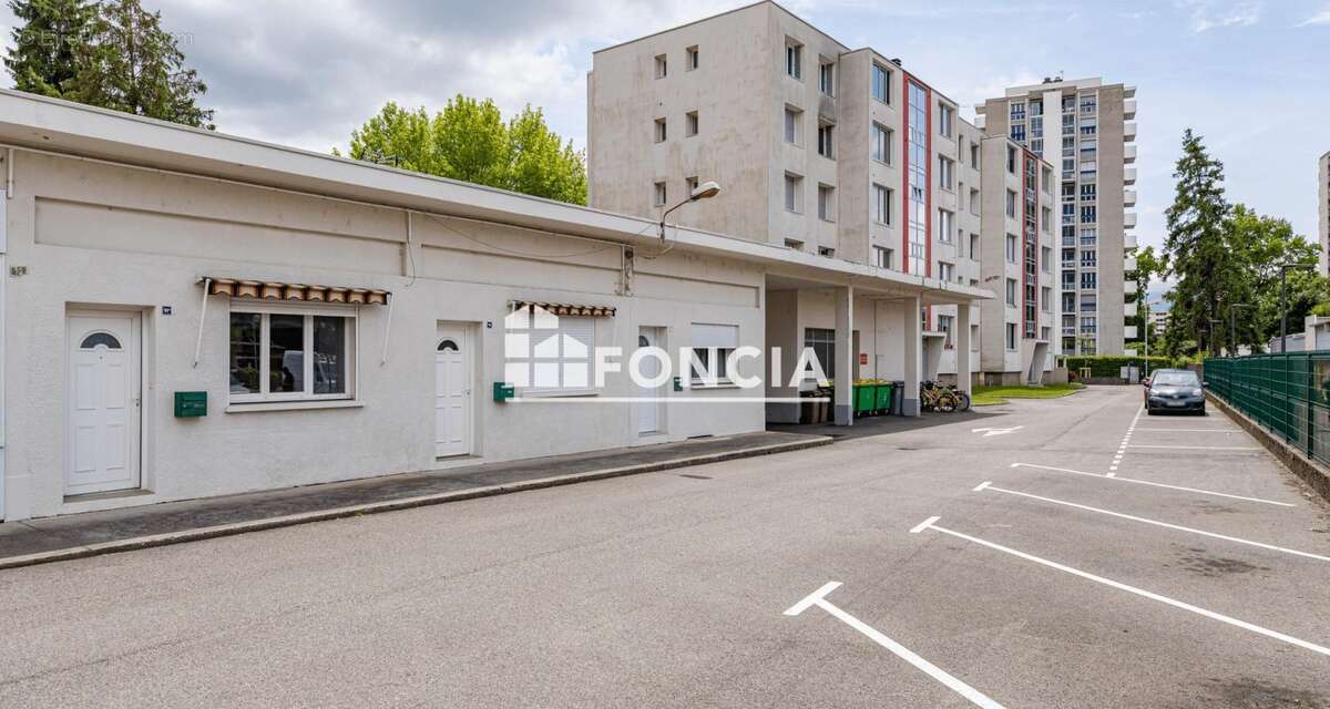 Appartement à SAINT-MARTIN-D'HERES