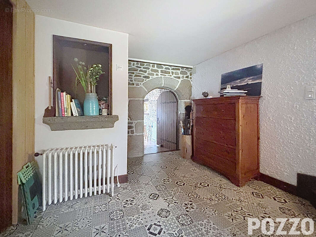 A Vendre - Marcilly - Maison 9 pièce(s) 255 m² - photo 17