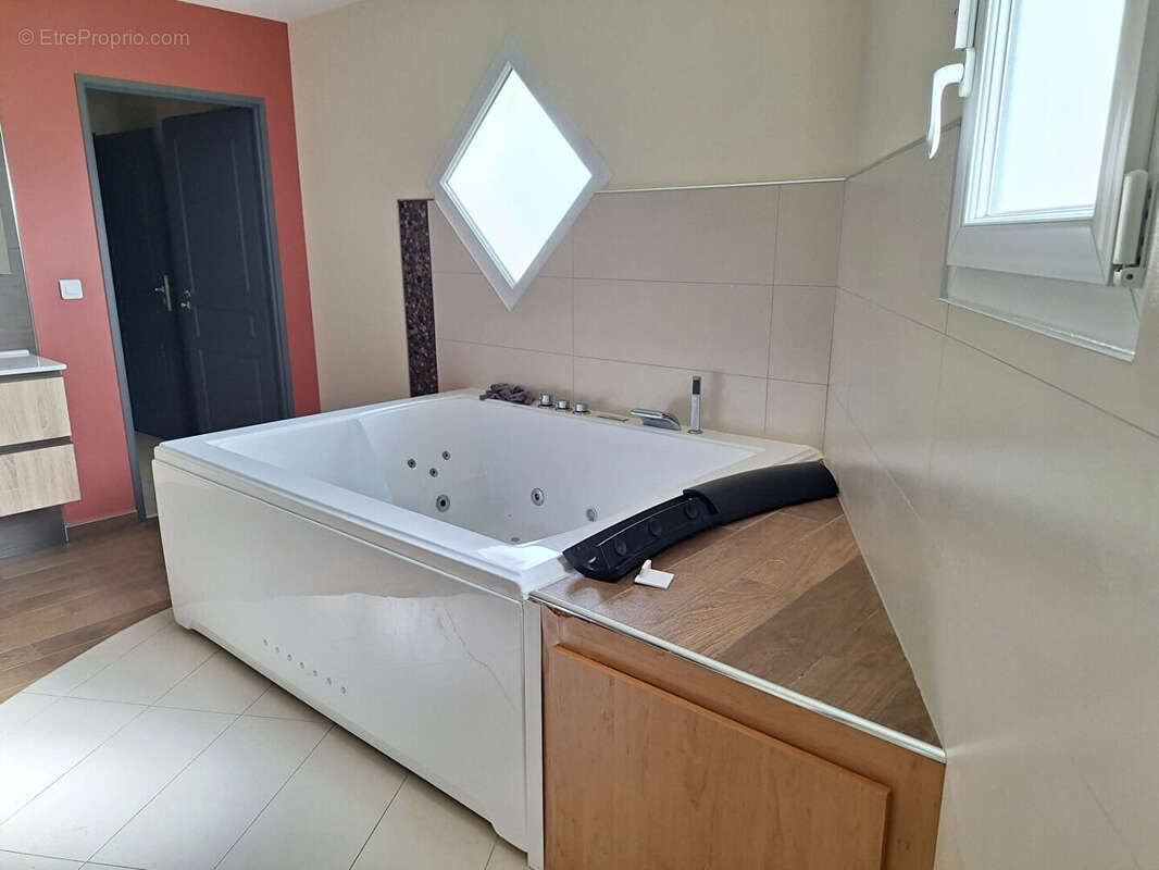 Maison à ASNANS-BEAUVOISIN