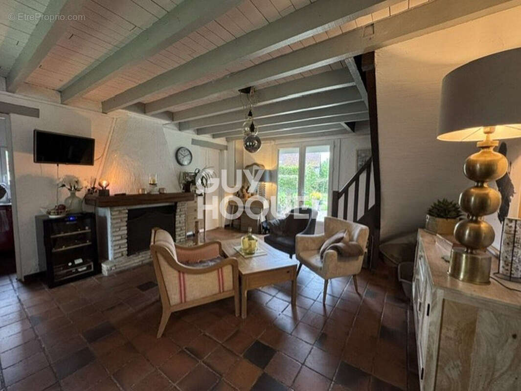 Maison charmante à vendre à Gault-Soigny, havre de paix et de lumière - photo 3