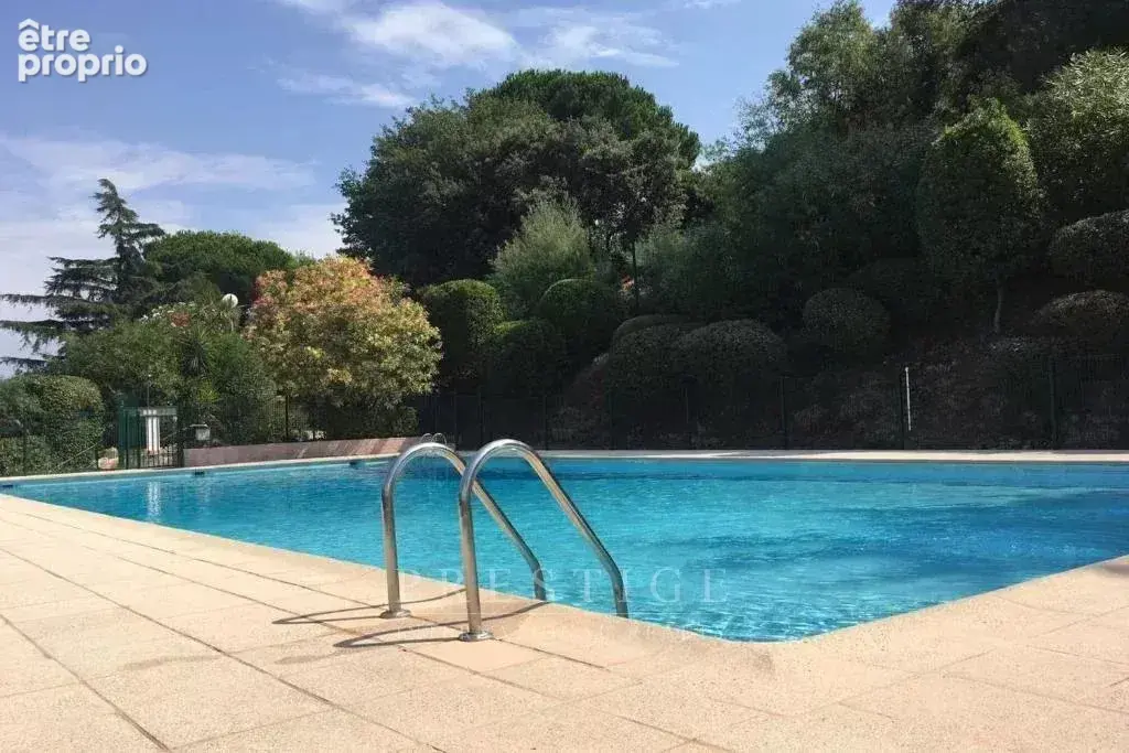 Appartement à VALLAURIS