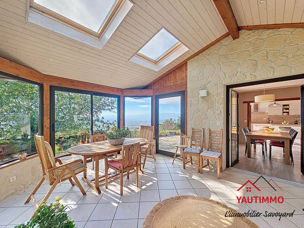 Maison à CRANVES-SALES