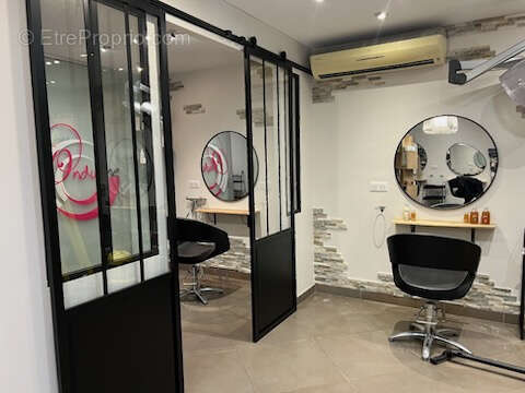 Commerce à THORIGNY-SUR-OREUSE