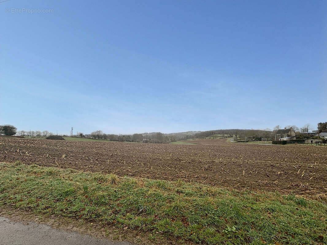 Maison à SAINT-MICHEL-DE-MONTJOIE