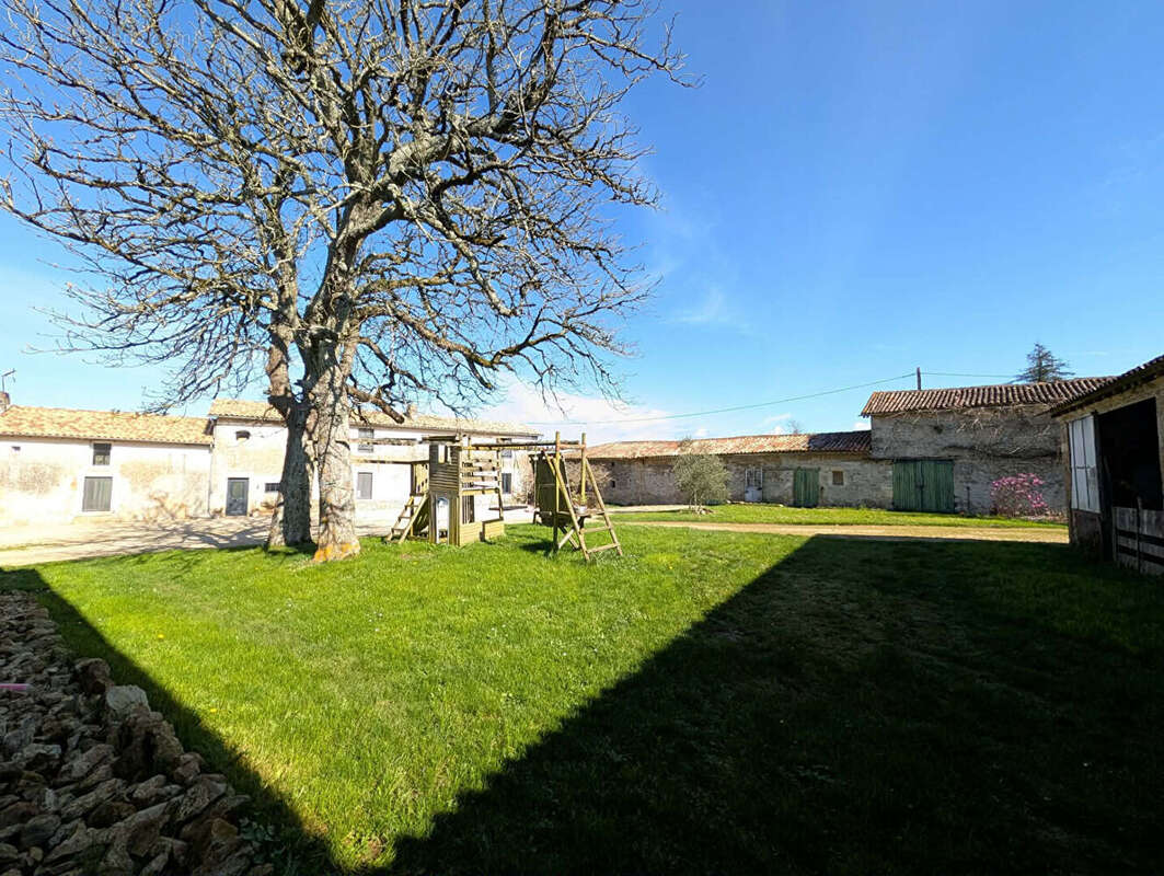 Maison à PRAILLES