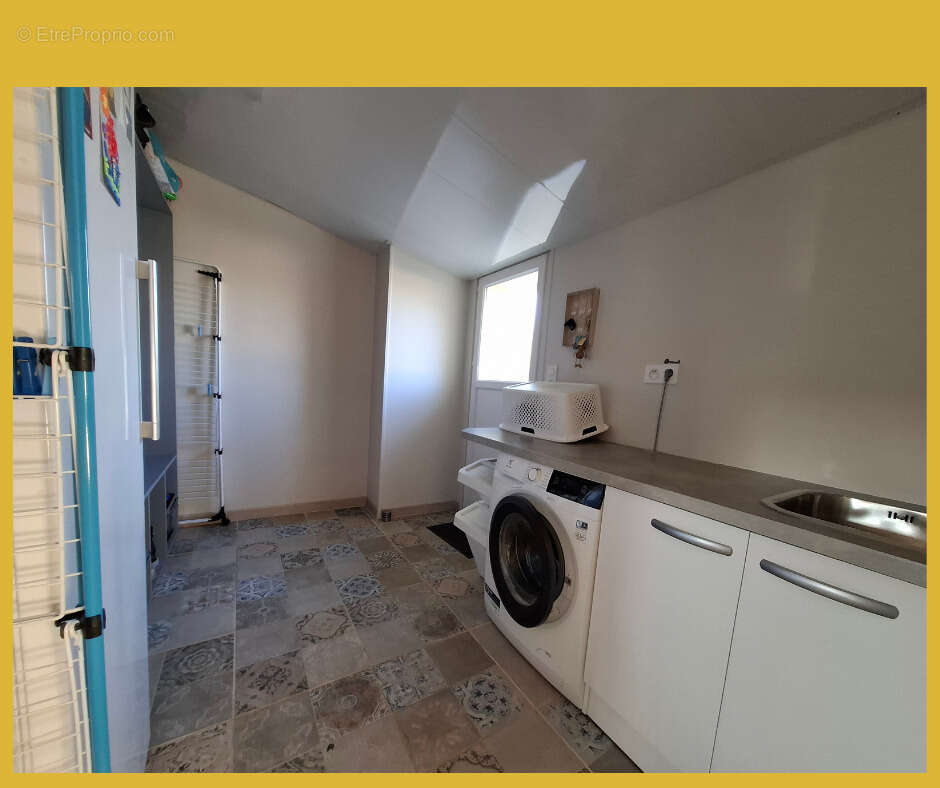 Maison à SAINT-HILAIRE-DE-CHALEONS