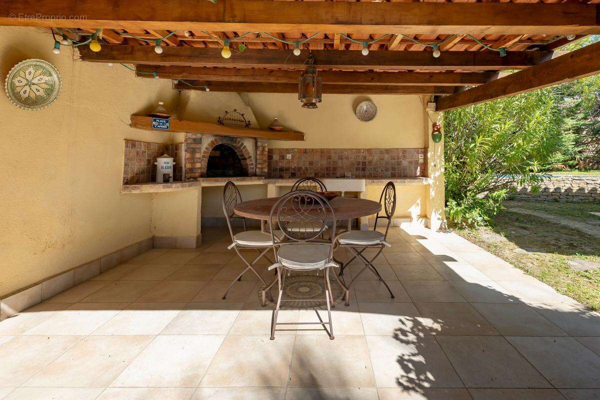 Maison à LE CASTELLET