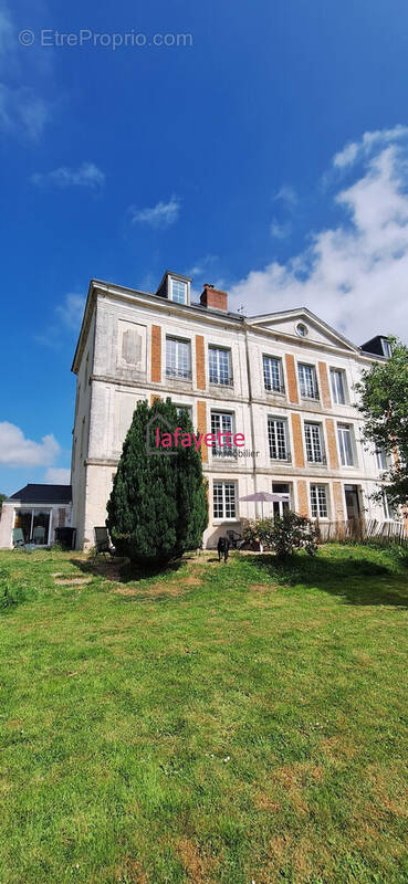 Maison à SAINT-JEAN-DE-LA-NEUVILLE