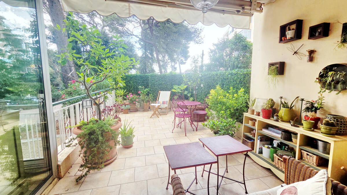 Appartement à LE CANNET