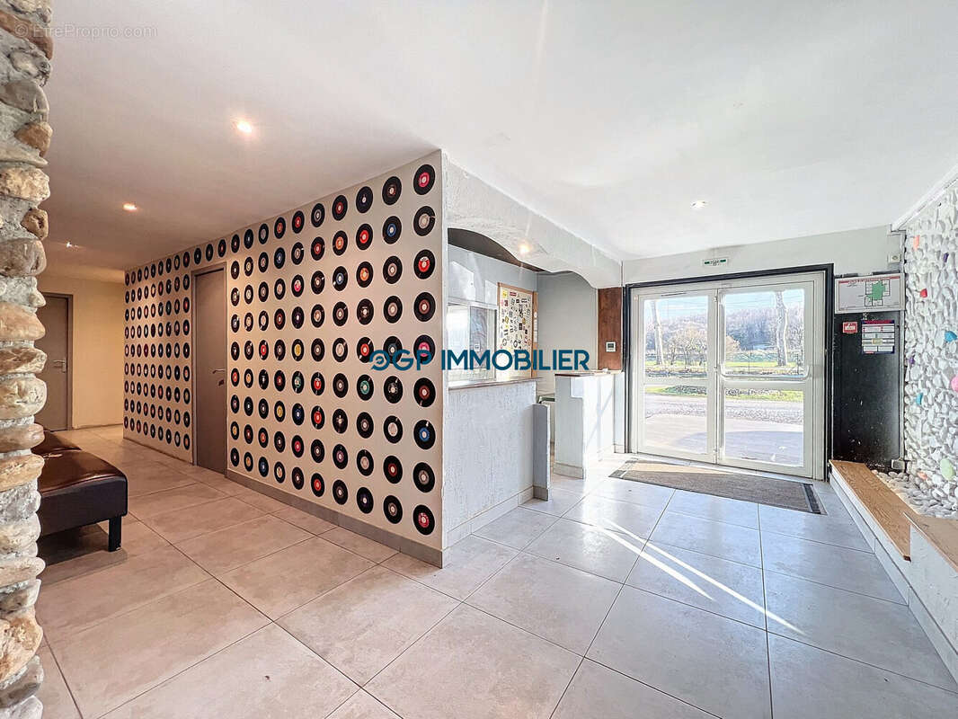 Commerce à BUZET-SUR-TARN