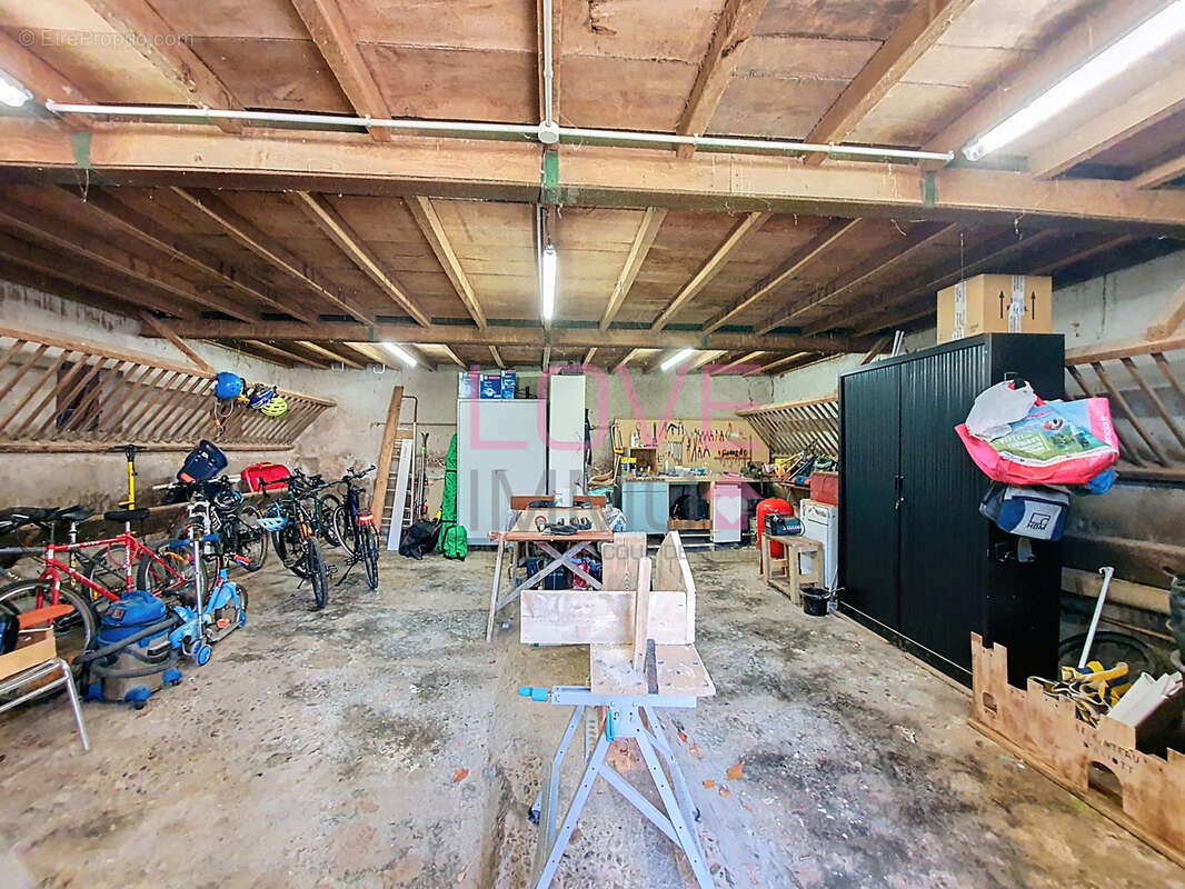 Maison à LA BATIE-MONTGASCON