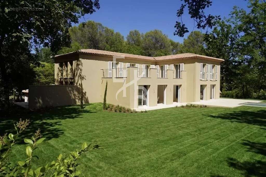 Maison à MOUGINS