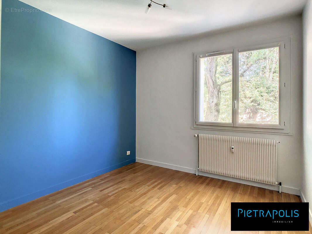Chambre - Appartement à LYON-8E