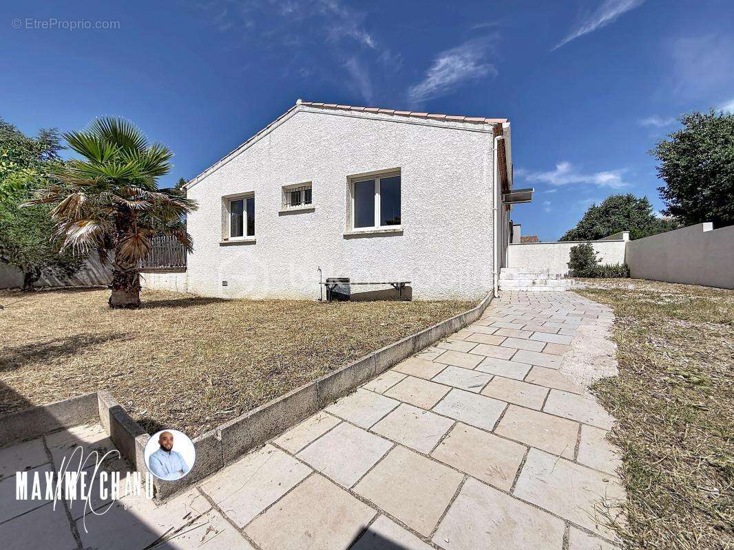 Maison à COURNONSEC