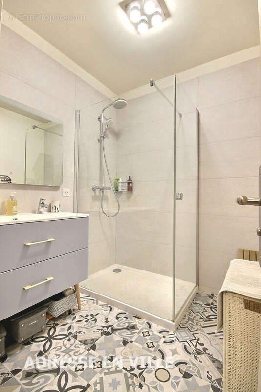 Appartement à LEVALLOIS-PERRET