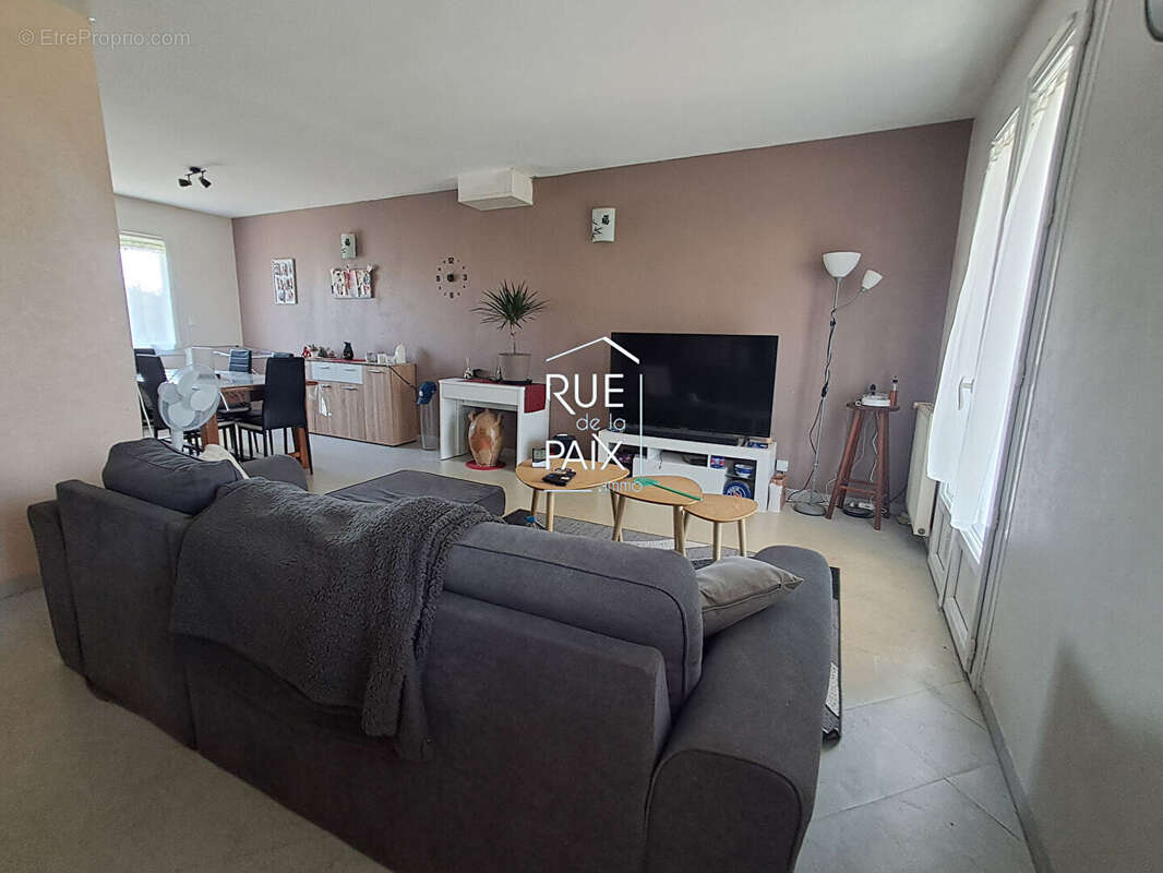 Maison sur sous-sol à Pleumartin Fonctionnelle et lumineuse ! - photo 2