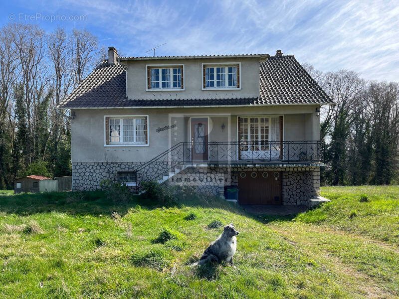 Maison à VERNOU-LA-CELLE-SUR-SEINE
