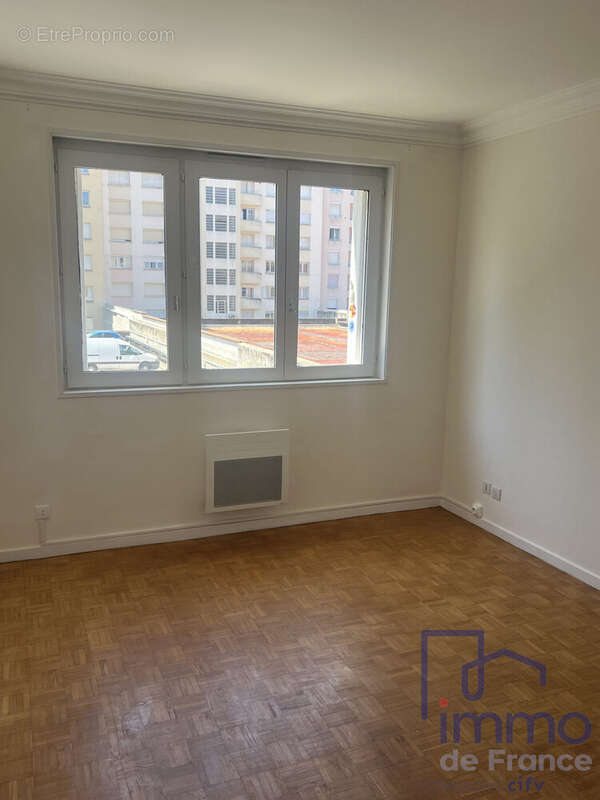 Appartement 45 m² à Saint-Etienne  - photo 4