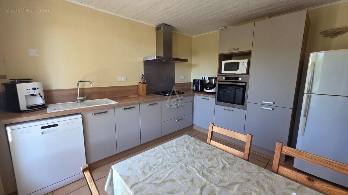 Exclusivité: Maison + un terrain constructible à SAINT SAVIN sur 5000m² - photo 2