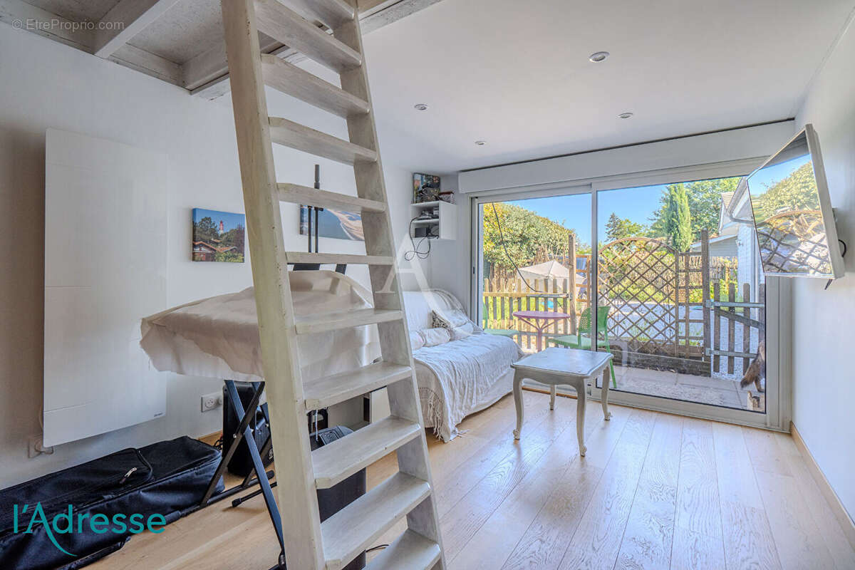 GRADIGNAN Coup de coeur ! - Maison familiale de plain pied en pleine nature - photo 9